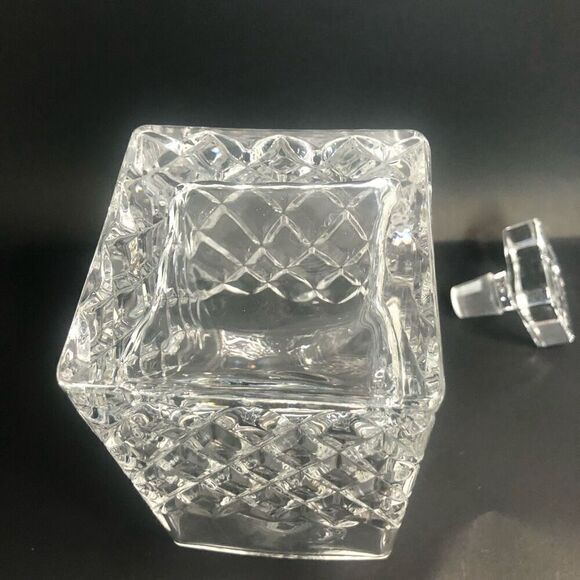 mid century decanter heavy glass hatch diamond pattern square lid 9.5 inches - Picture 7 of 7